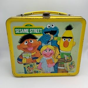 Vintage Sesame Street Jim Henson Character Retro Tin Lunch Box 1979